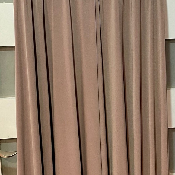 Gown - Picture 5 of 7